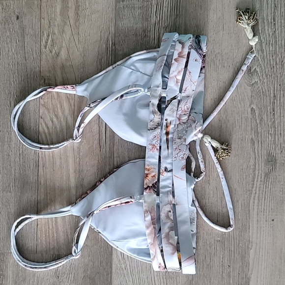 NWOT. Adjustable boho bikini top - Picture 3 of 6